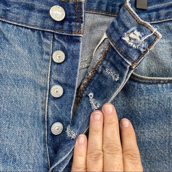 Levi's Women's Quad Button Straight Leg Hi Rise Medium Wash Denim Jeans - Picture 5 of 12